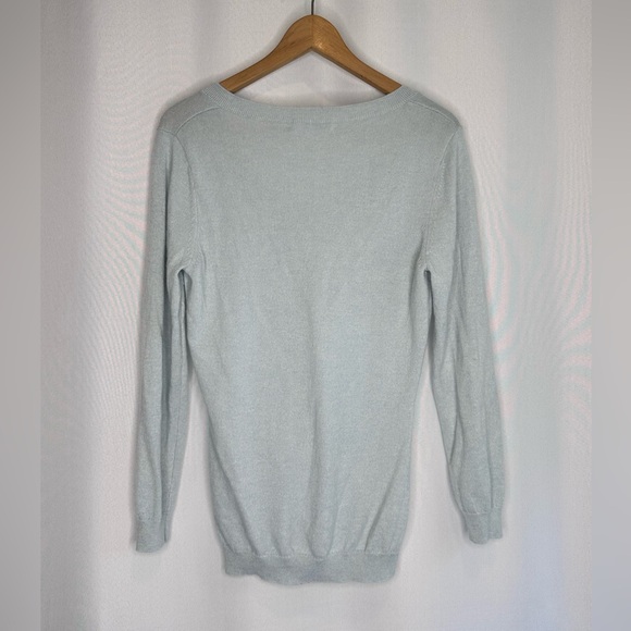 DEARE TM 100% Cashmere Women’s Seafoam Green V-Neck Long Sleeve Knit Sweater - Picture 2 of 4